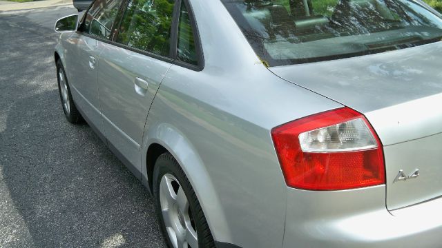 Audi A4 2003 photo 3