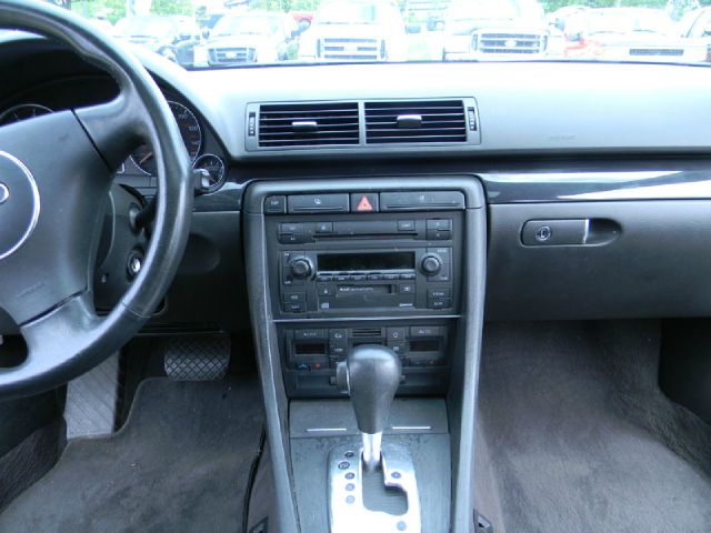 Audi A4 2003 photo 3