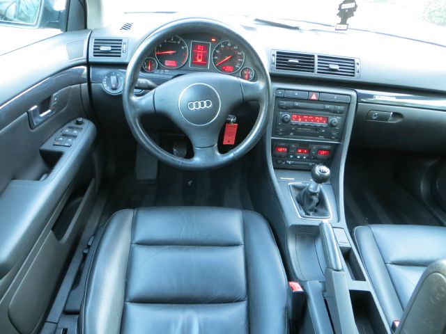 Audi A4 2003 photo 1