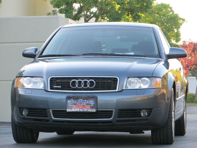 Audi A4 2003 photo 2