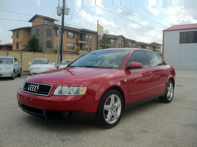 Audi A4 2003 photo 2