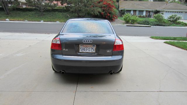 Audi A4 2003 photo 1