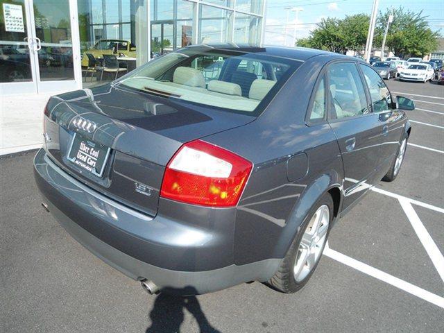 Audi A4 2003 photo 2