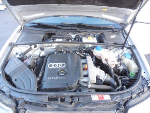 Audi A4 2004 photo 2