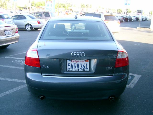 Audi A4 2004 photo 3