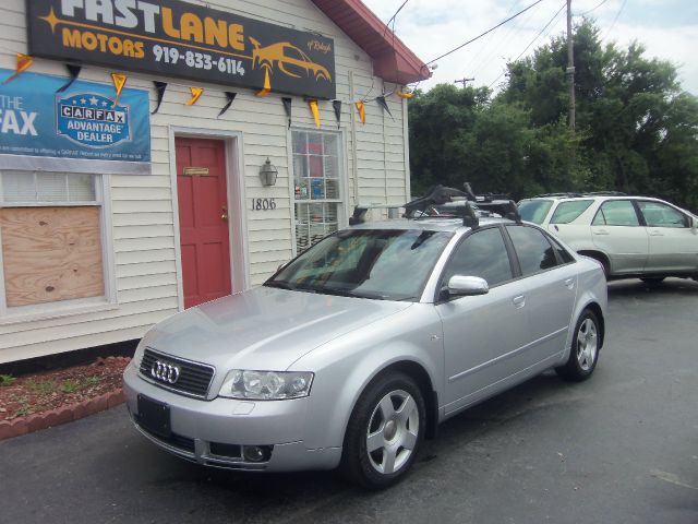 Audi A4 2004 photo 4