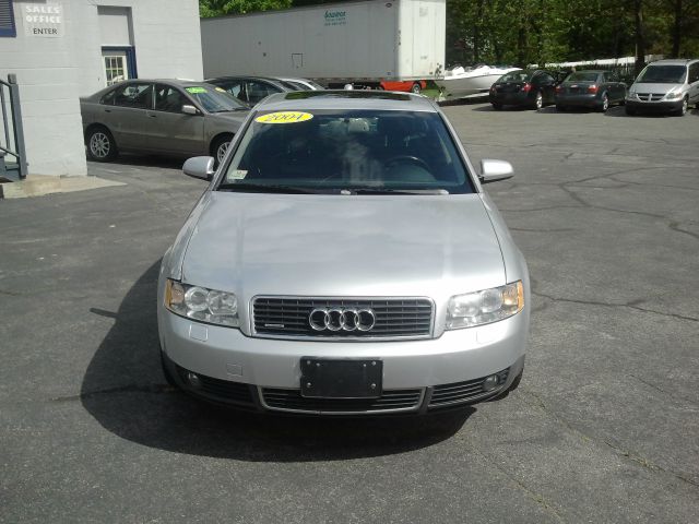 Audi A4 2004 photo 1