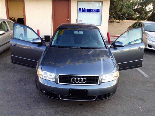 Audi A4 2004 photo 1