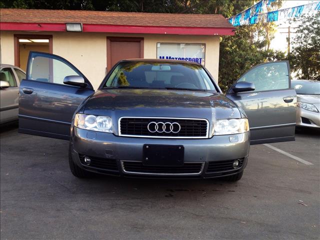 Audi A4 2004 photo 4