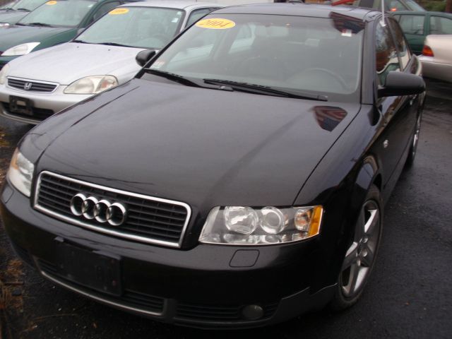 Audi A4 2004 photo 1