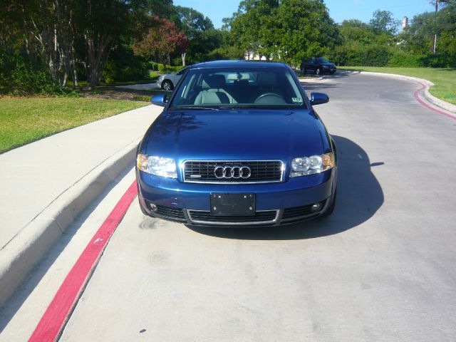 Audi A4 2004 photo 1