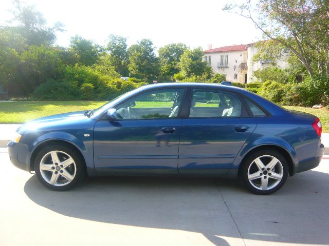 Audi A4 2004 photo 3