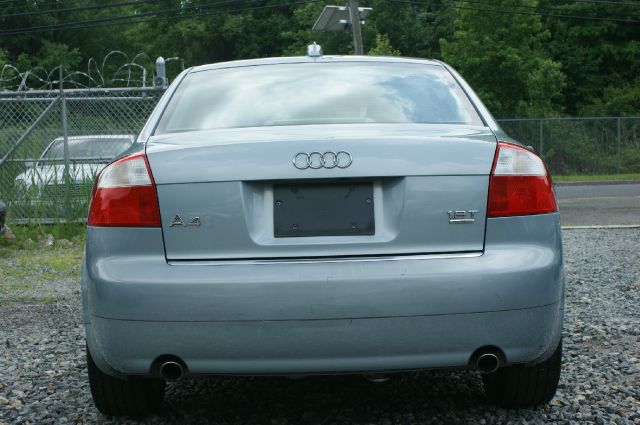 Audi A4 2004 photo 3