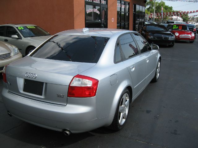 Audi A4 2004 photo 10