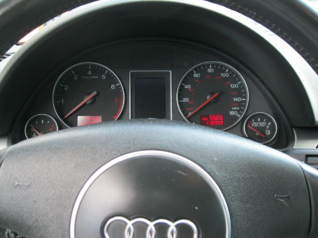 Audi A4 2004 photo 5