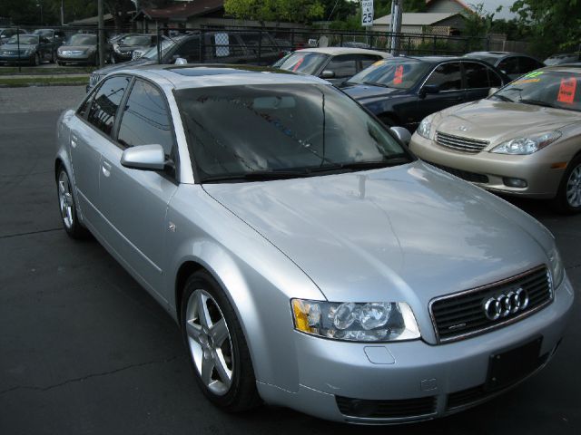 Audi A4 2004 photo 9