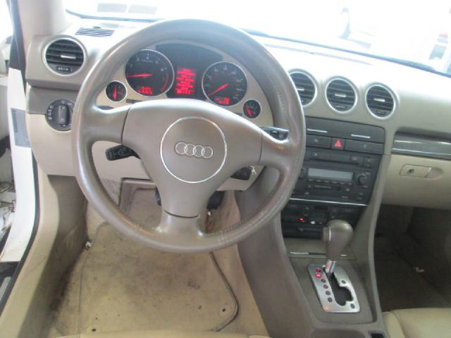 Audi A4 2004 photo 1