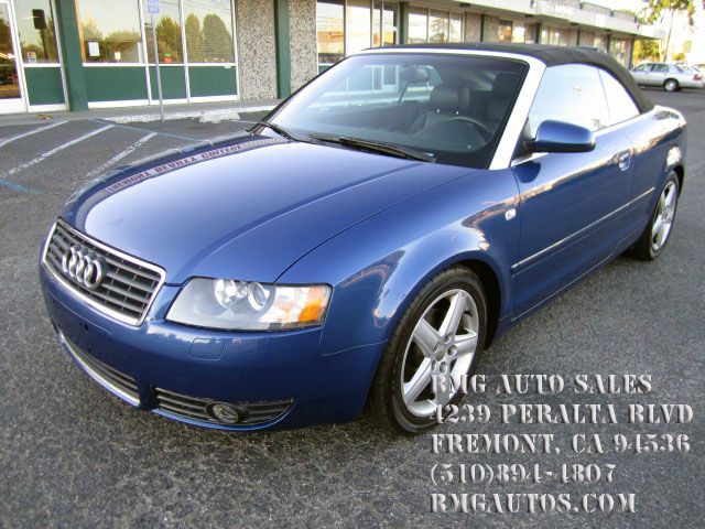 Audi A4 2004 photo 2