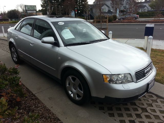 Audi A4 2004 photo 3