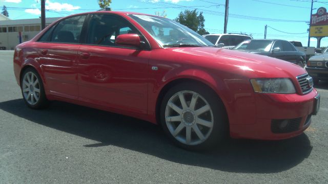 Audi A4 2004 photo 1