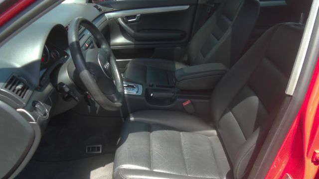 Audi A4 2004 photo 2