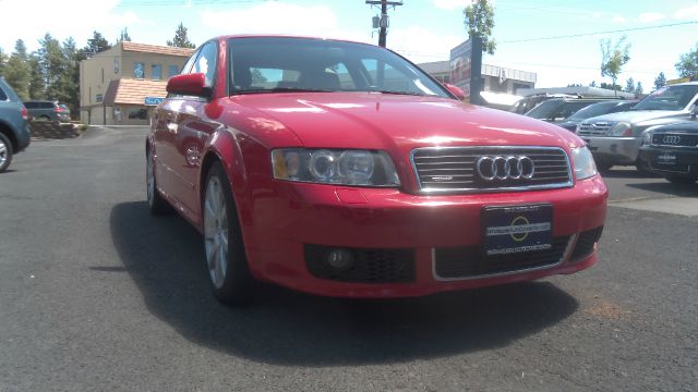 Audi A4 2004 photo 4