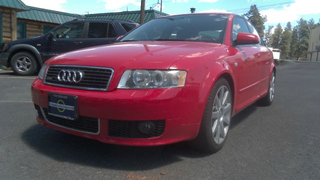 Audi A4 2004 photo 8