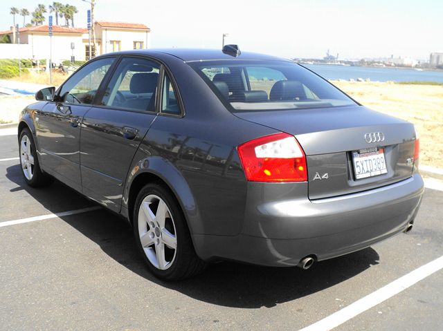 Audi A4 2004 photo 25