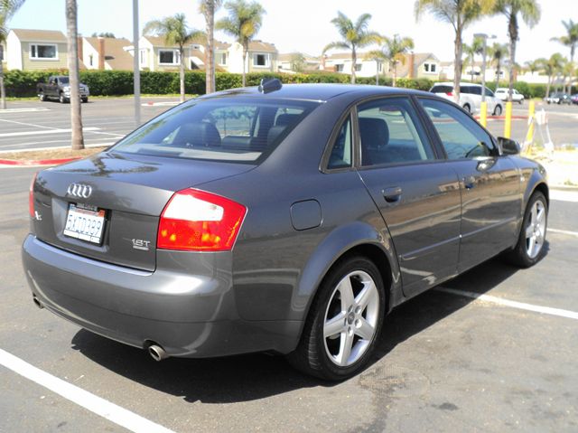 Audi A4 2004 photo 28