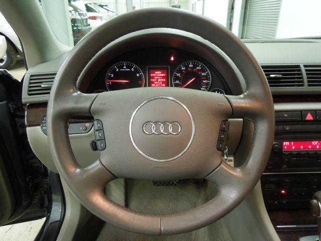 Audi A4 2004 photo 11