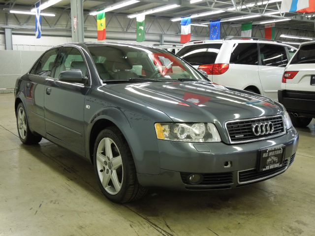 Audi A4 2004 photo 17