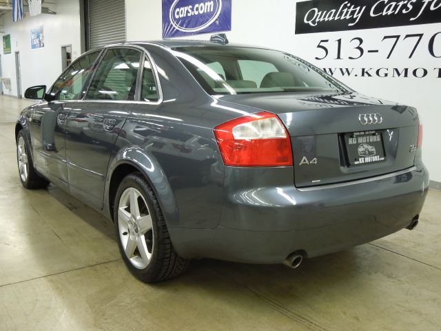 Audi A4 2004 photo 23