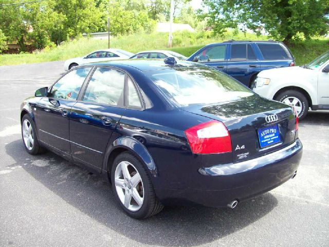 Audi A4 2004 photo 1