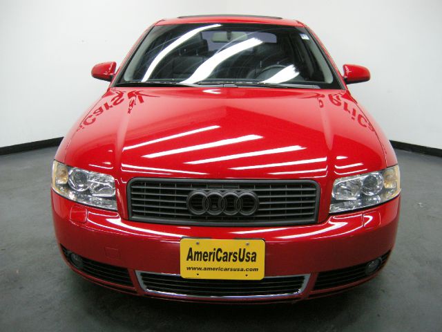 Audi A4 2004 photo 1