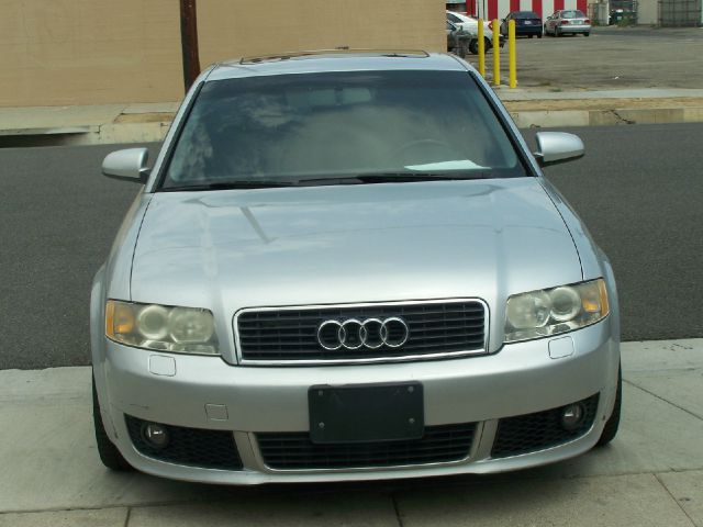 Audi A4 2004 photo 1