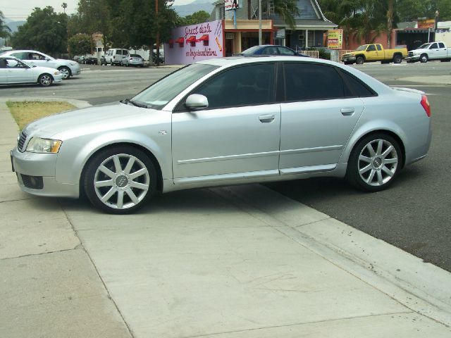 Audi A4 2004 photo 3