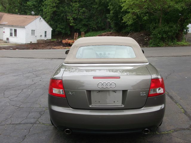 Audi A4 2004 photo 10