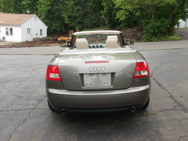 Audi A4 2004 photo 12