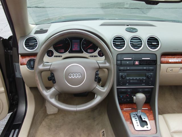 Audi A4 2004 photo 18