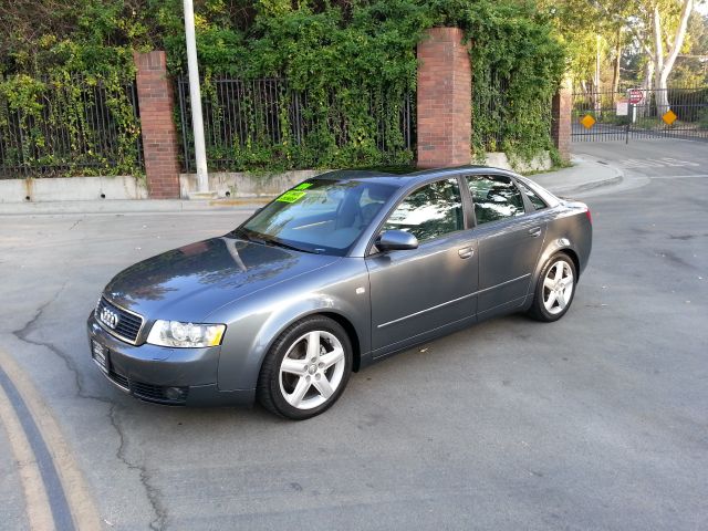 Audi A4 2004 photo 1