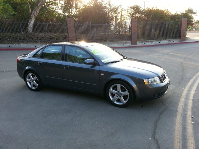 Audi A4 2004 photo 3