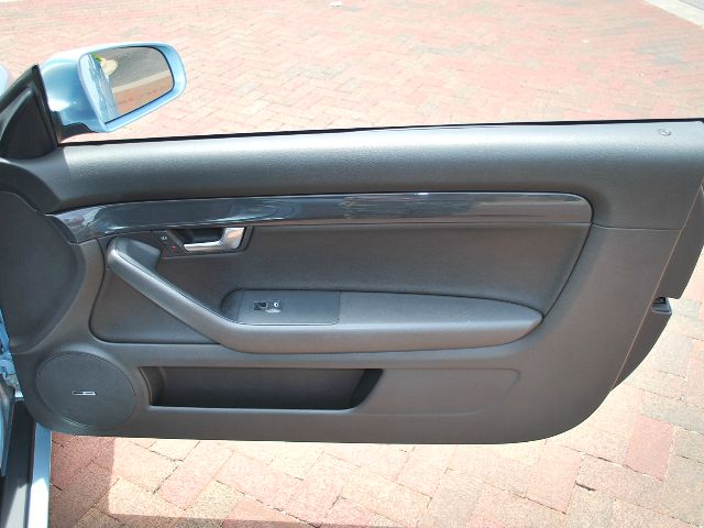 Audi A4 2004 photo 16