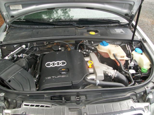 Audi A4 2004 photo 10