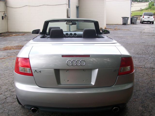 Audi A4 2004 photo 13