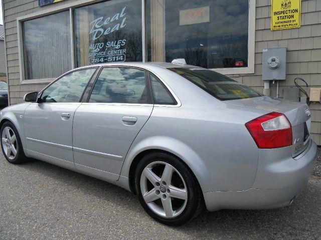 Audi A4 2004 photo 1