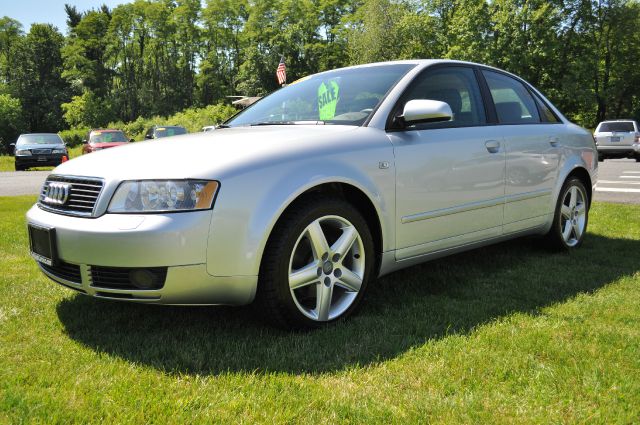 Audi A4 2004 photo 3