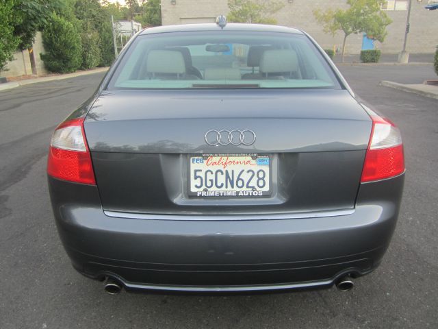 Audi A4 2004 photo 1