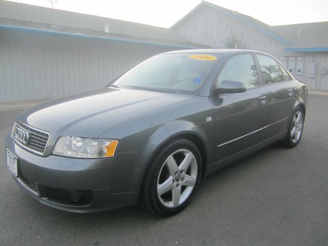 Audi A4 2004 photo 3