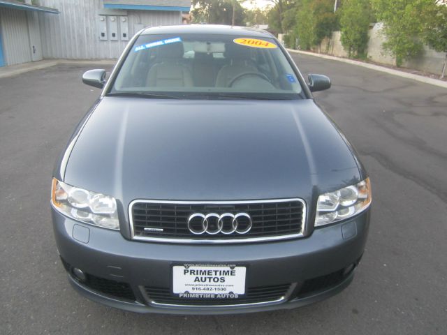 Audi A4 2004 photo 4