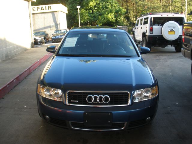 Audi A4 2004 photo 4